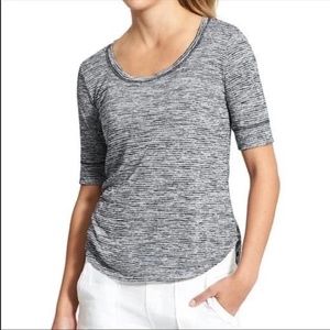 Athleta Striped Breezy Scoop Neck Short Sleeve Tee Shirt Blue White Size Medium
